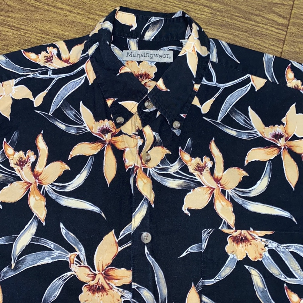 Vintage Munsingwear Camp Lilly Flower Hawaii Hawaiian Vacation Shirt Size L
